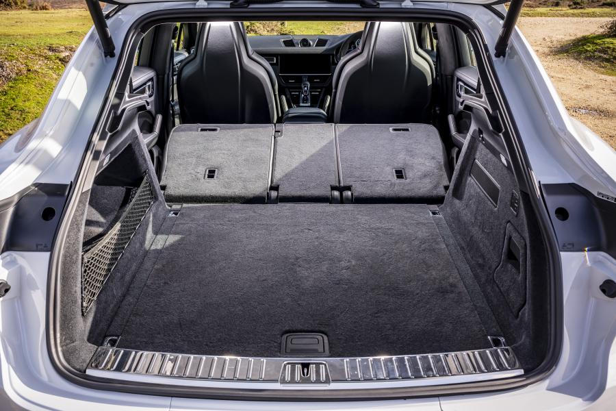 Багажник Porsche Cayenne Turbo Coupe 2019 года  (UK) (фото 4 из 18)
